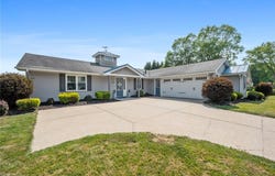 1280 Surfside Circle, Aurora, OH 44202