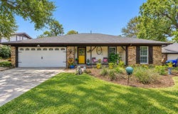 2125 Cambridge Drive, Hurst, TX 76054