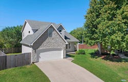 1310 Pin Oak Circle, Ottawa, KS 66067