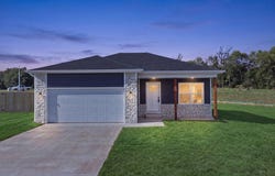 5250 W Crestmere Drive, Springfield, MO 65802