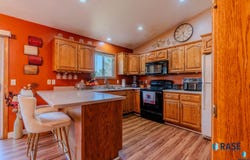 208 N Foss Ave, Sioux Falls, SD 57110-2786