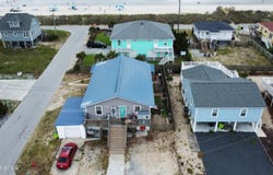 1518 Easy Street, Surf City, NC 28445