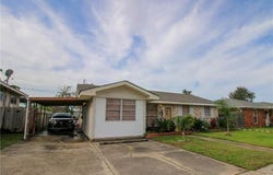 1620 MAPLEWOOD Drive, Harvey, LA 70058