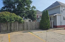 469 N Main St, Canton, IL 61520