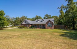104 Parkway Square, Pearcy, AR 71964