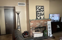 8805 W VALE Drive, Phoenix, AZ 85037