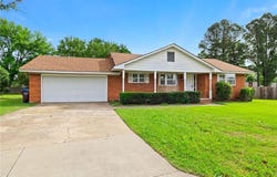 1317 Clover LN, Fort Smith, AR 72908