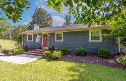 70 Crescent Ln, Wirtz, VA 24184