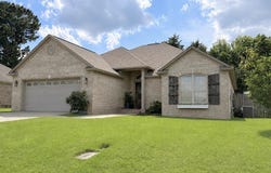 63 Rebecca Lane, Searcy, AR 72143