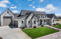 545 Midpoint Ave, Middleton, ID 83644