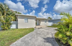 213 W 20th St, Hialeah, FL 33010