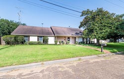 351 N 7th Street, Eunice, LA 70535