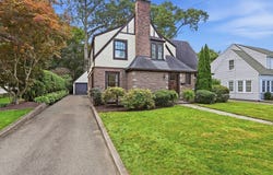 131 Wenonah Rd, Longmeadow, MA 01106