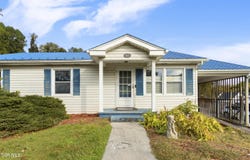 565 Bowlin Street, Damascus, VA 24236