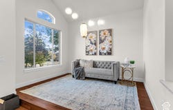 713 EAGLE Pass, North Salt Lake, UT 84054