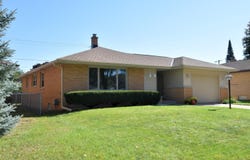 2710 S 72nd St, West Allis, WI 53219