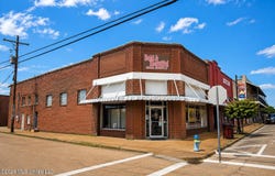 100 Main Avenue, Magee, MS 39111