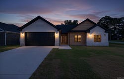 2 Firefly Catch Cove Road, Greenbrier, AR 72058