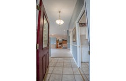 211 Valley View Drive SE, Willmar, MN 56201