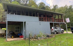228 Lucky Hearts Farm Dr, Normantown, WV 25267