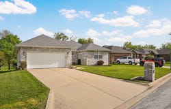 991 W Bates Drive, Nixa, MO 65714
