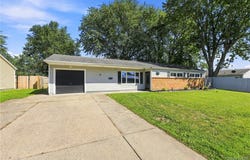15 Alys Drive E, Depew, NY 14043