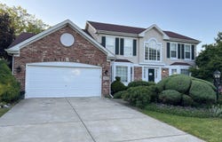 1438 Della Drive, Hoffman Estates, IL 60169