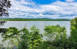 185 Holmes Lane, Shoreham, VT 05770