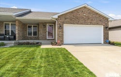 4810 CHESTNUT Drive, Springfield, IL 62711