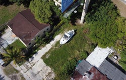 321 NW 37th St, Miami, FL 33127