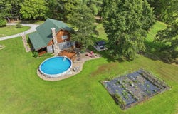 134 Mcintire Road, Caulfield, MO 65626