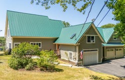 1 Benjamin Drive, Hallowell, ME 04347