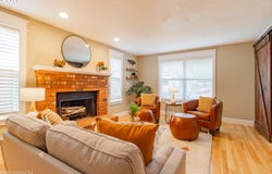 3325 HONEYWOOD St, Eugene, OR 97408