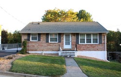 2208 DAVIS ST, STAUNTON, VA 24401