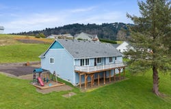 10360 SKYVIEW Rd, Tillamook, OR 97141