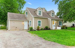 406 E BULLOCK Street, Eureka, IL 61530