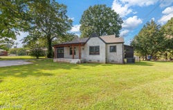 385 Bolivar Highway, Jackson, TN 38301