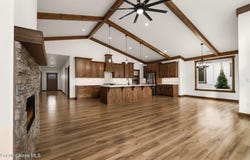 140 Backtrack Rd, Sandpoint, ID 83864