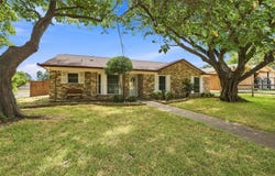 216 Old Hickory Drive, Irving, TX 75060