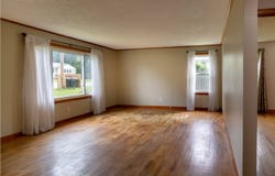 720 E 2nd St, Cameron, MO 64429