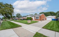 31406 Gloede Drive, Warren, MI 48088