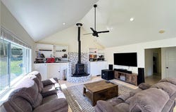 14605 Tomki Rd, Redwood Valley, CA 95470