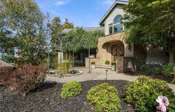 411 Donahey Avenue NE, New Philadelphia, OH 44663