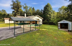 157 County Road 882, Etowah, TN 37331