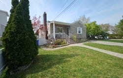 431 Terhune Ave, Paramus Boro, NJ 07652-5727