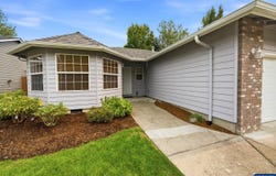 7368 Meadowglen St NE, Keizer, OR 97303