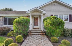7 Clearview Drive, Woodbridge, CT 06525