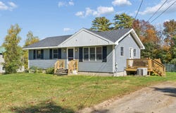 27 E Neck Road, Nobleboro, ME 04555