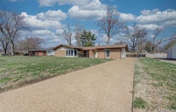 12543 Merrick Drive, St Louis, MO 63146