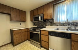 1345 W 18TH Avenue, OSHKOSH, WI 54902